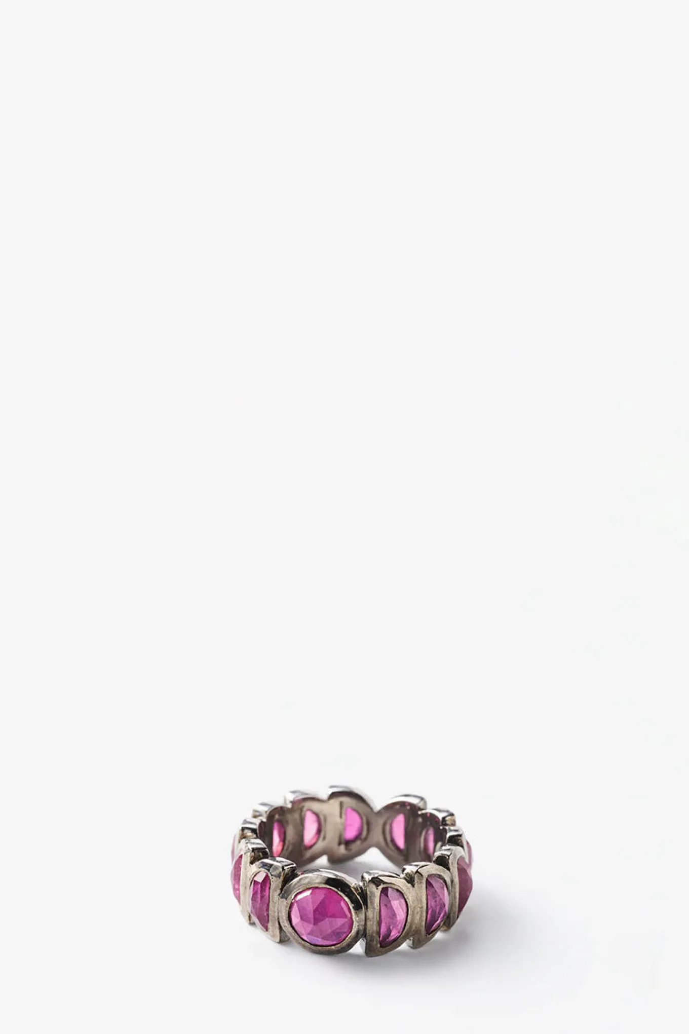 luna_band_ring__ruby_0.webp Luna Band Ring - Ruby