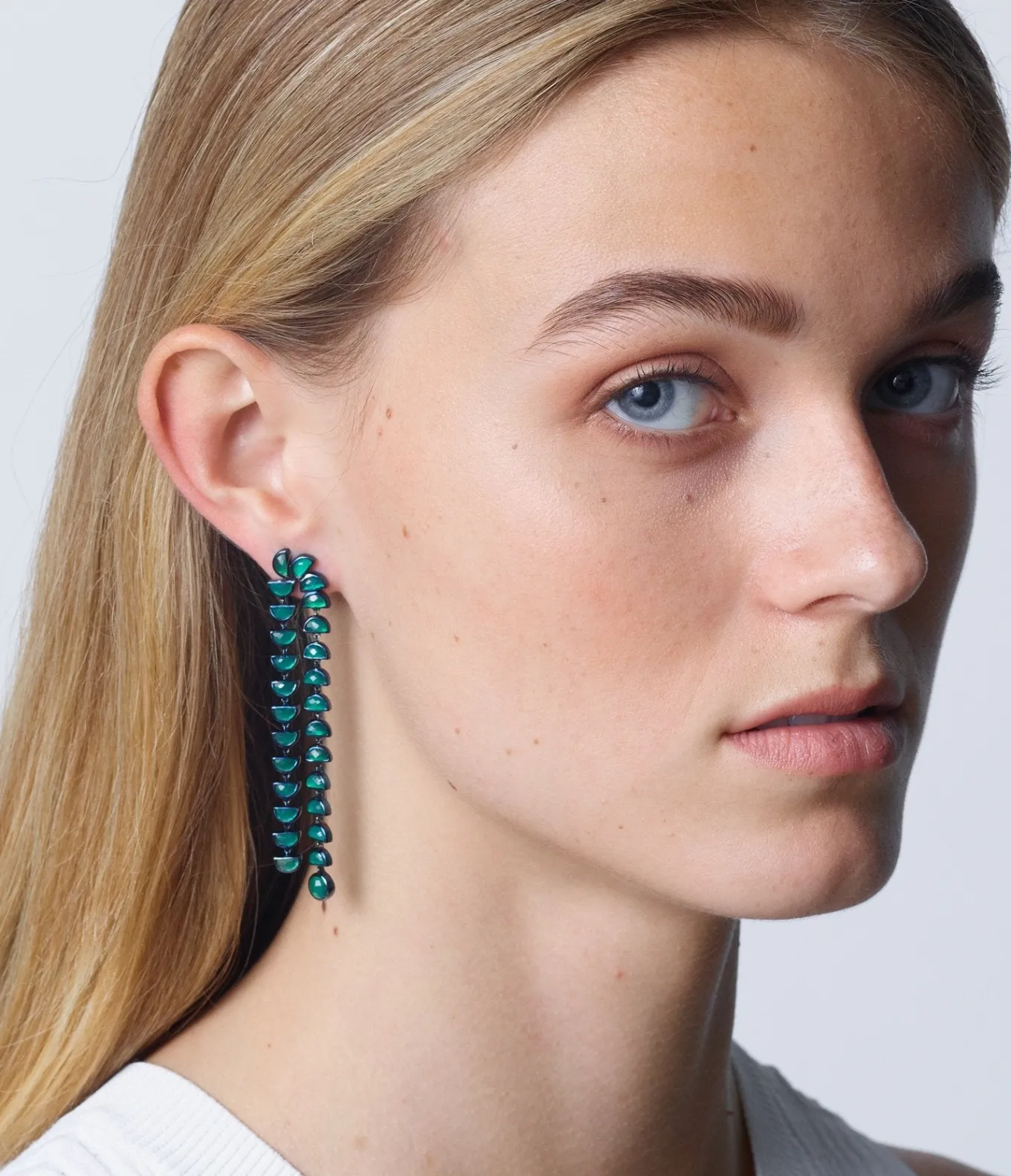 marabou_earrings__green_o_1.webp Marabou Earrings - Green Onyx