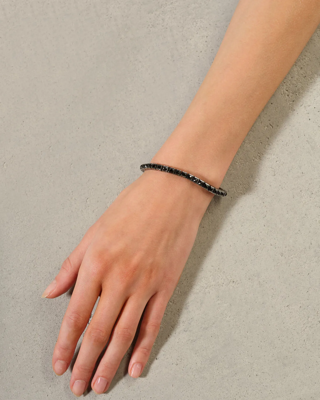 mini_tile_tennis_bracelet_1-2.webp Mini Tile Tennis Bracelet - Black Spinel
