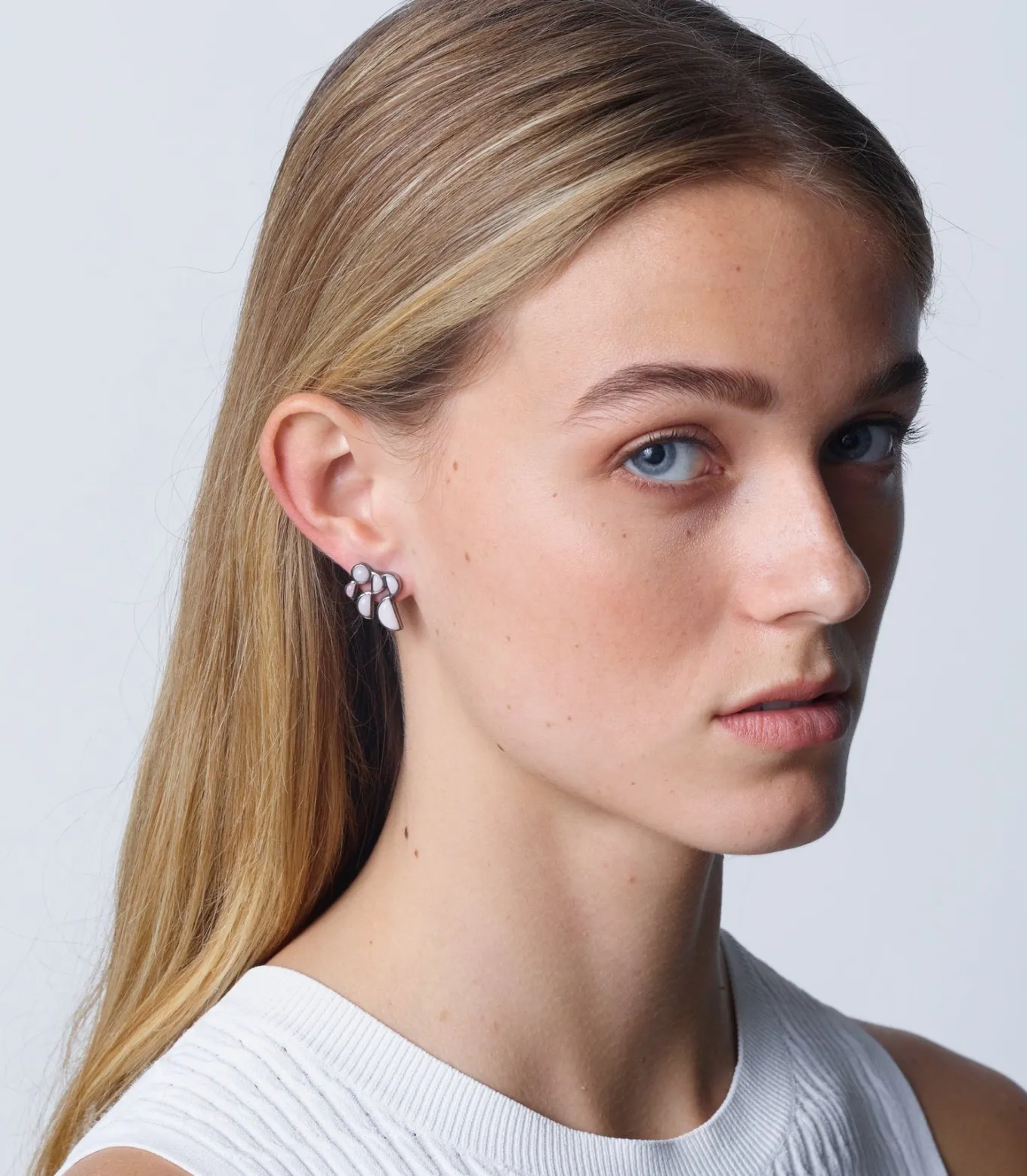 prawn_earrings__black_spi_1.webp Prawn Earrings - Black Spinel