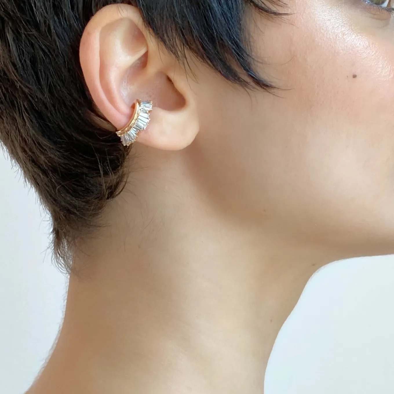 ruched_ear_cuff__diamond_1.webp Ruched Ear Cuff - Diamond