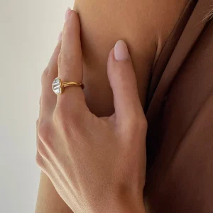 Sleeping Oval Solitaire Ring - Diamond