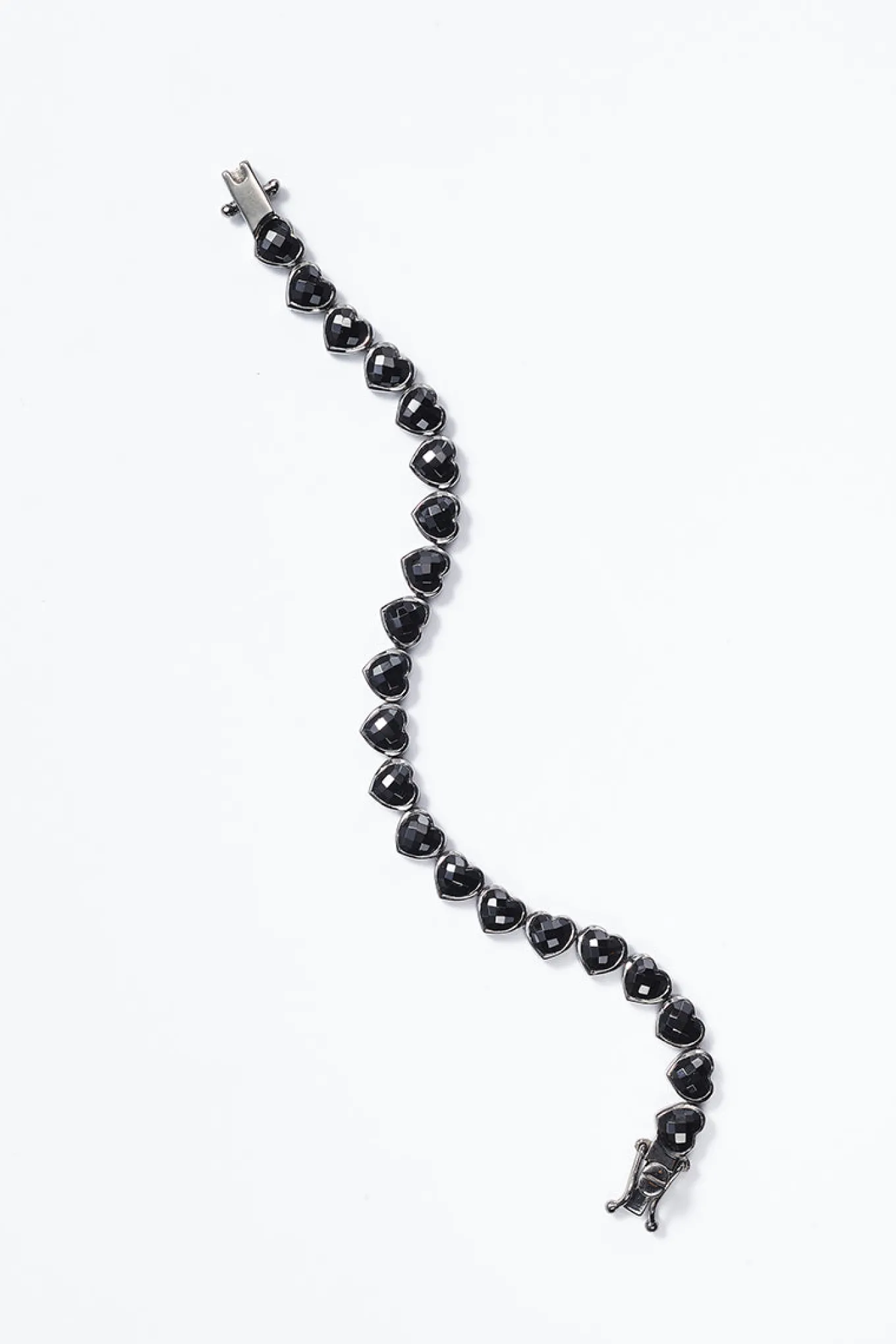small_heart_bracelet__bla_0.webp Small Heart Bracelet - Black Spinel