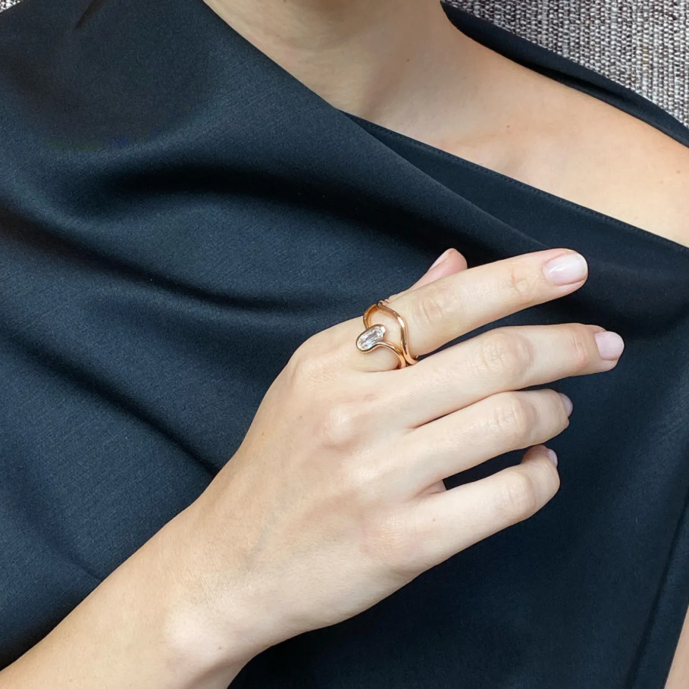 swoop_band_ring_2.webp Swoop Band Ring